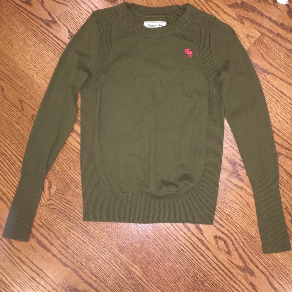 Cute army green Abercrombie and Fitch sweater!!